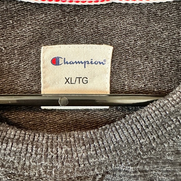 Men’s Champion sweater - Picture 4 of 4